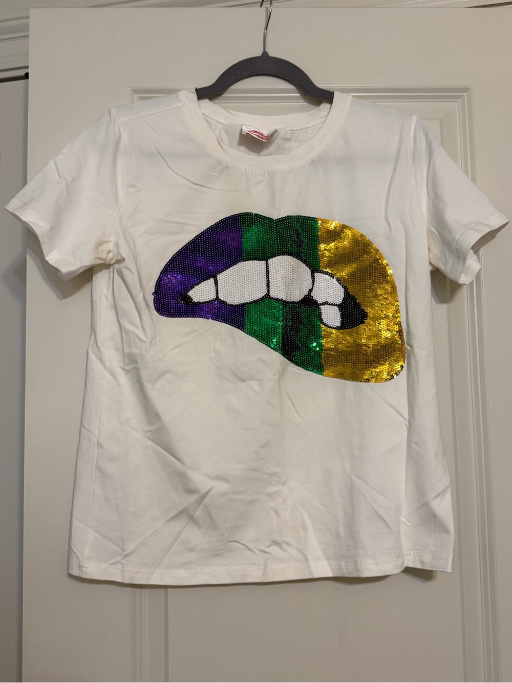 Sparkle City Short Sleeve Tee with Sequin Lip Design in Green, Purple & Gold